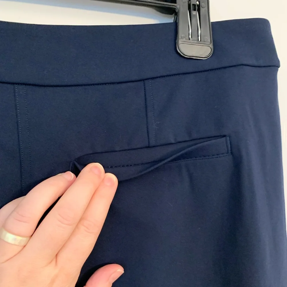 Lululemon Tapered-Leg Mid-Rise Pant 7/8 Length in True Navy